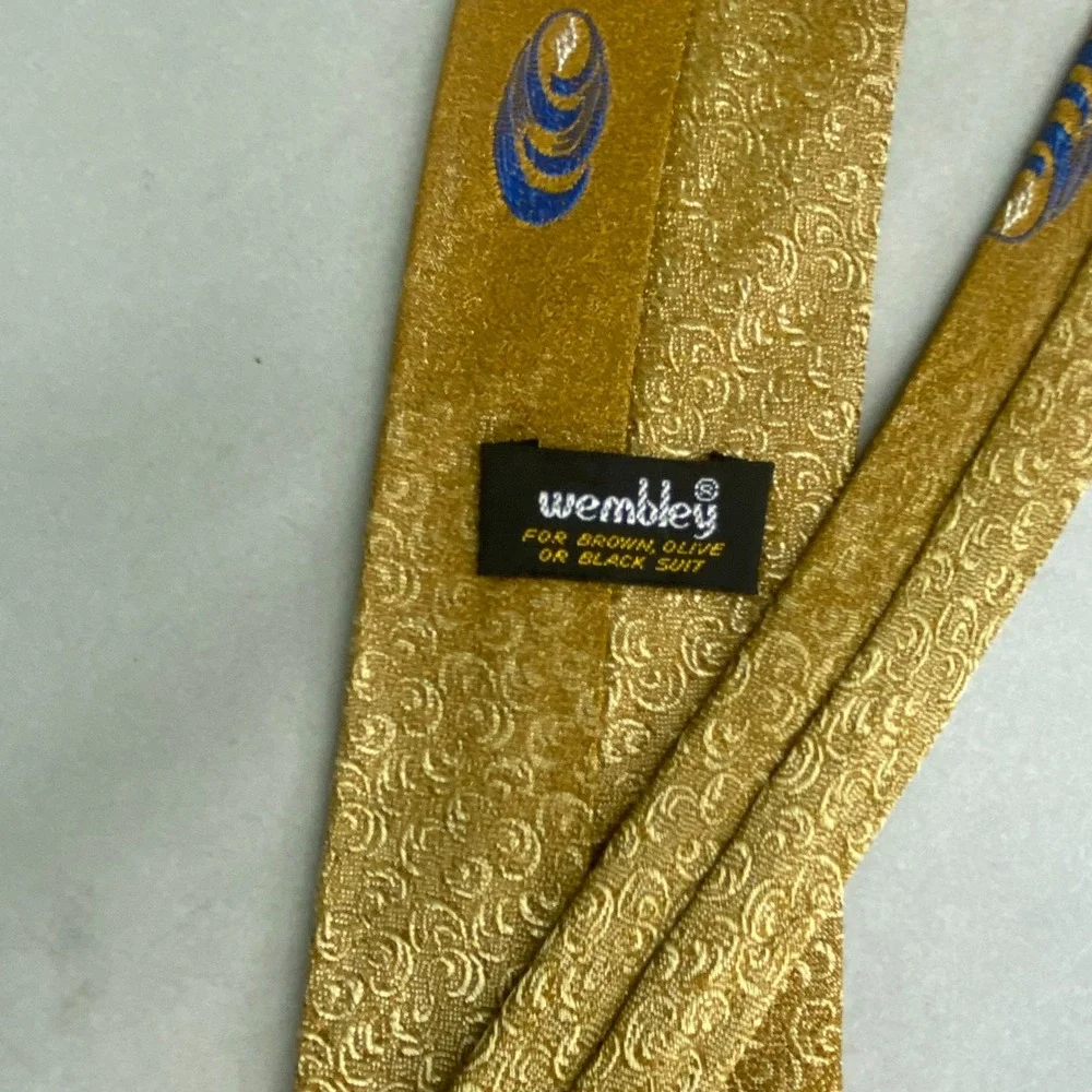 VTG Wembley Silk Necktie Mens Gold Metallic Swirl Jacquard MCM Retro 55x3